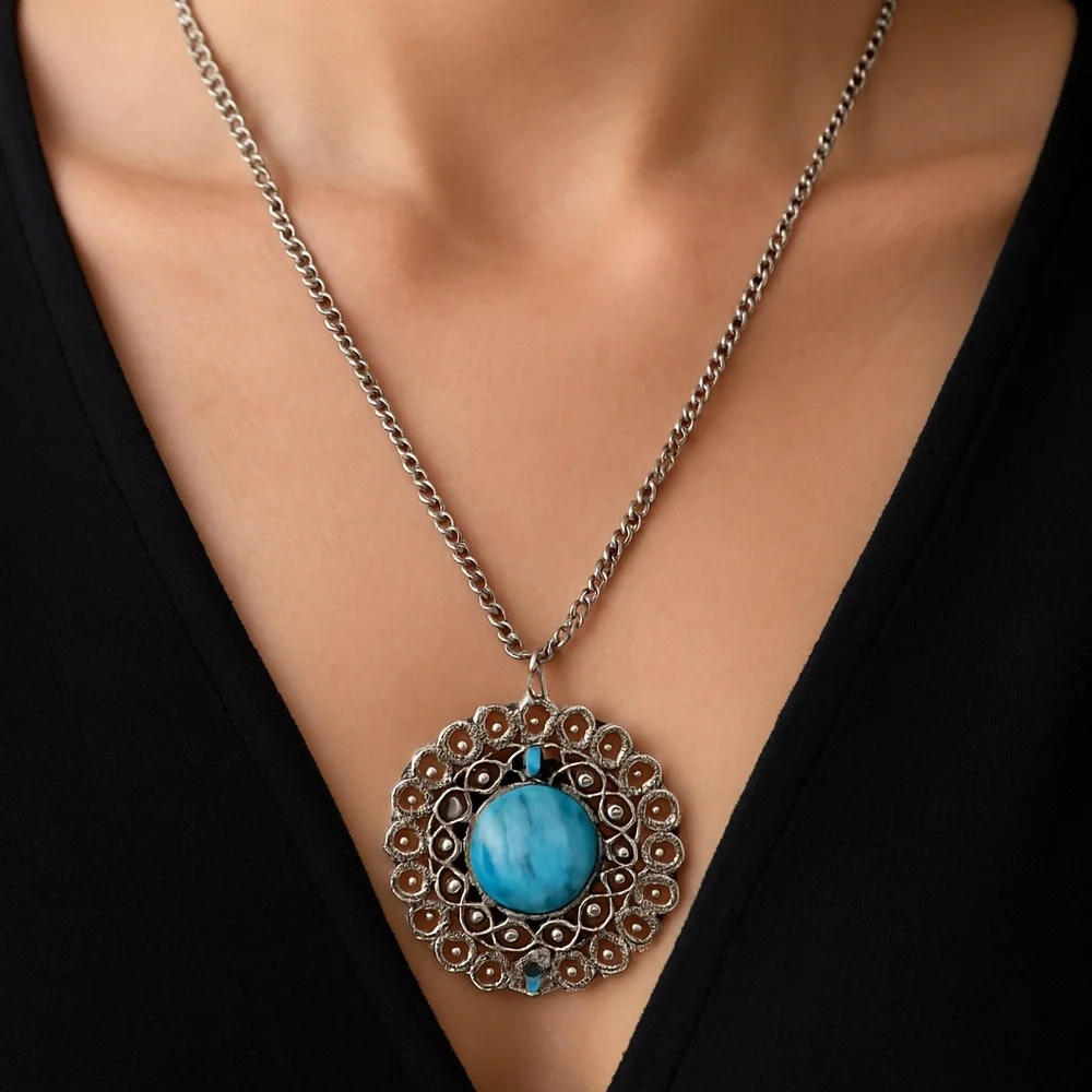 Faux Turquoise on Silvertone Metal southwest style setting and chain 25”